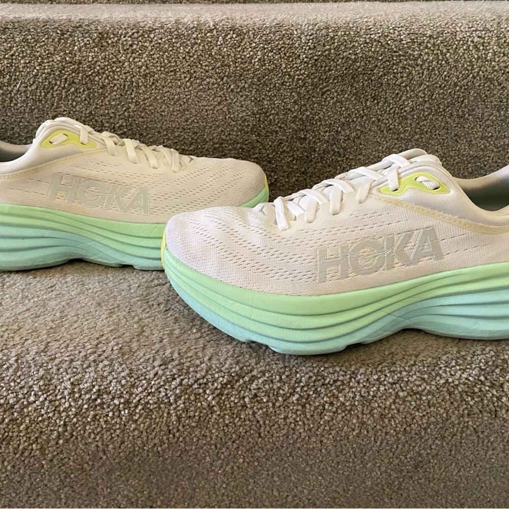 HOKA Women's Bondi eight running shoe size 9